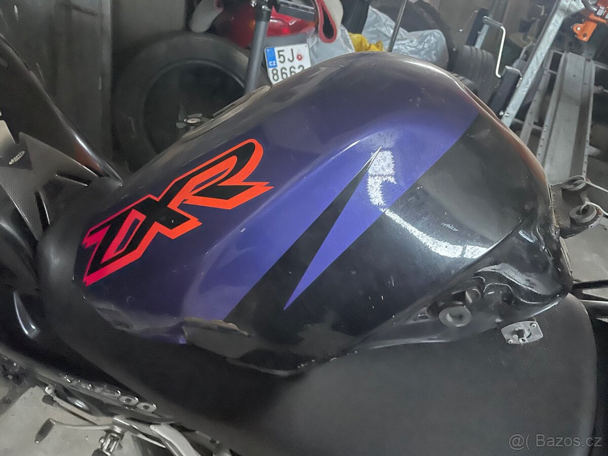 Kawasaki ZXR 400 - 3