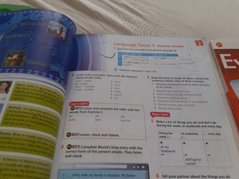 Eyes open 1 student´s book + workbook - 3