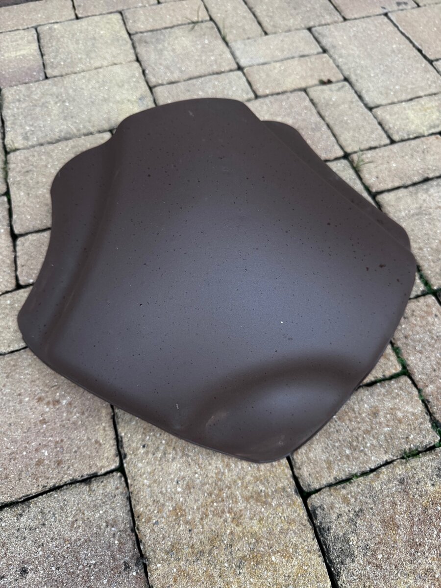 Rozdělovací hřebenáč engoba hnědá Bramac pálená Topas 13 - 3