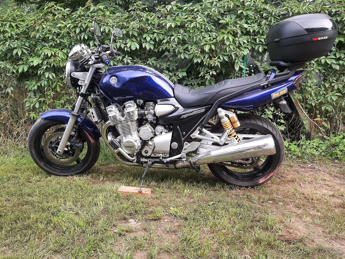 Yamaha XJR 1300 lehce bouraná - 3