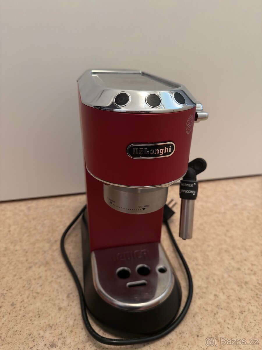 Prodám set Delonghi - kávovar + mlýnek - 3