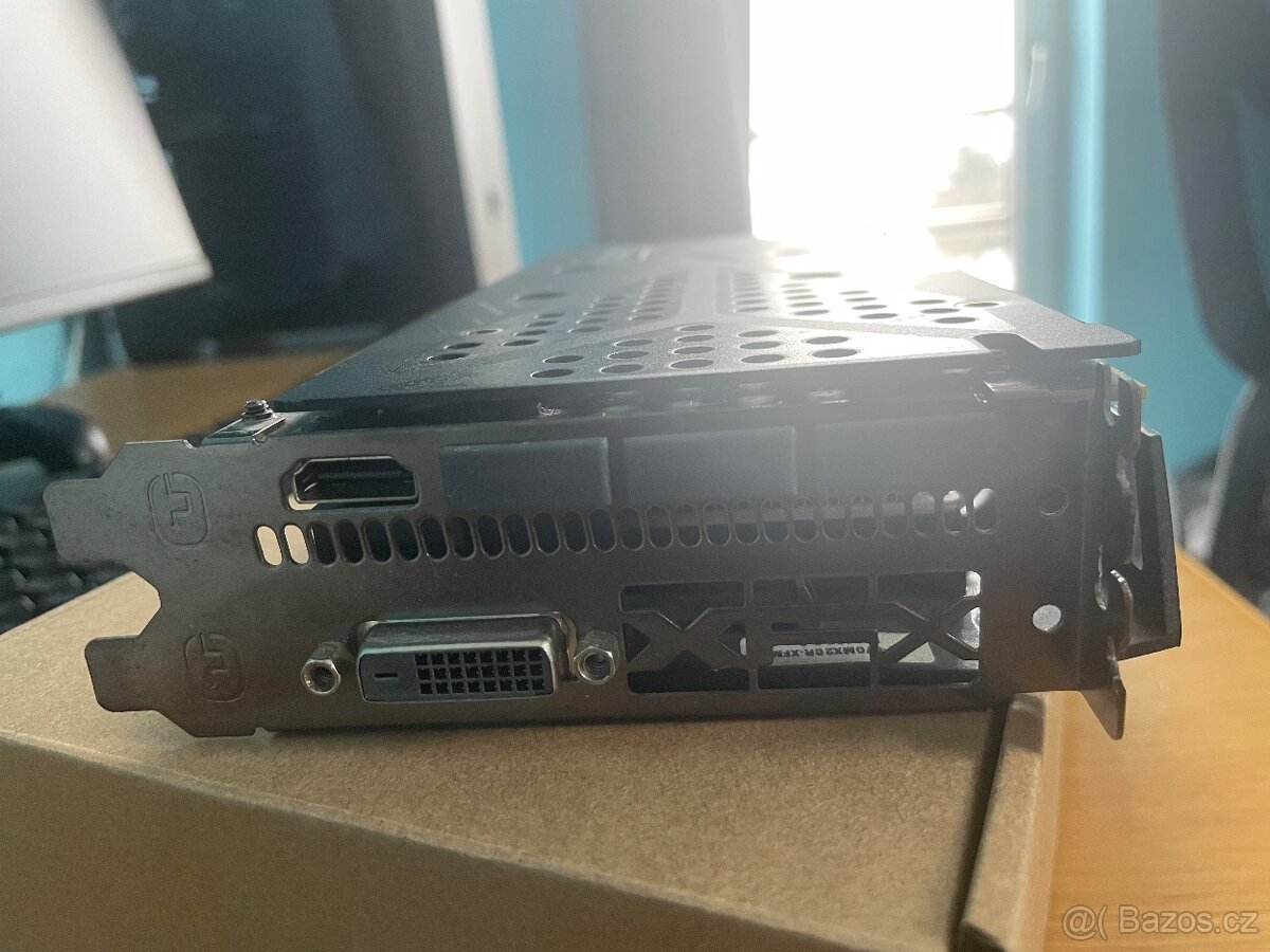 XFX RS Radeon RX 570 8GB TripleX Edition - 3