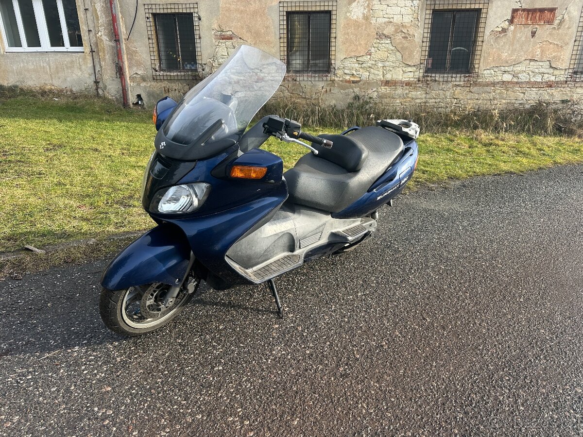 Suzuki Burgman 650 - 3