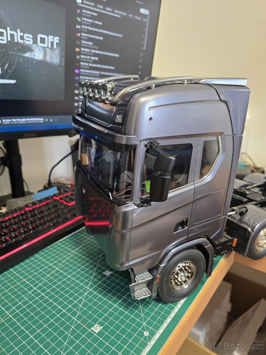 RC Scania 8x4 - 3