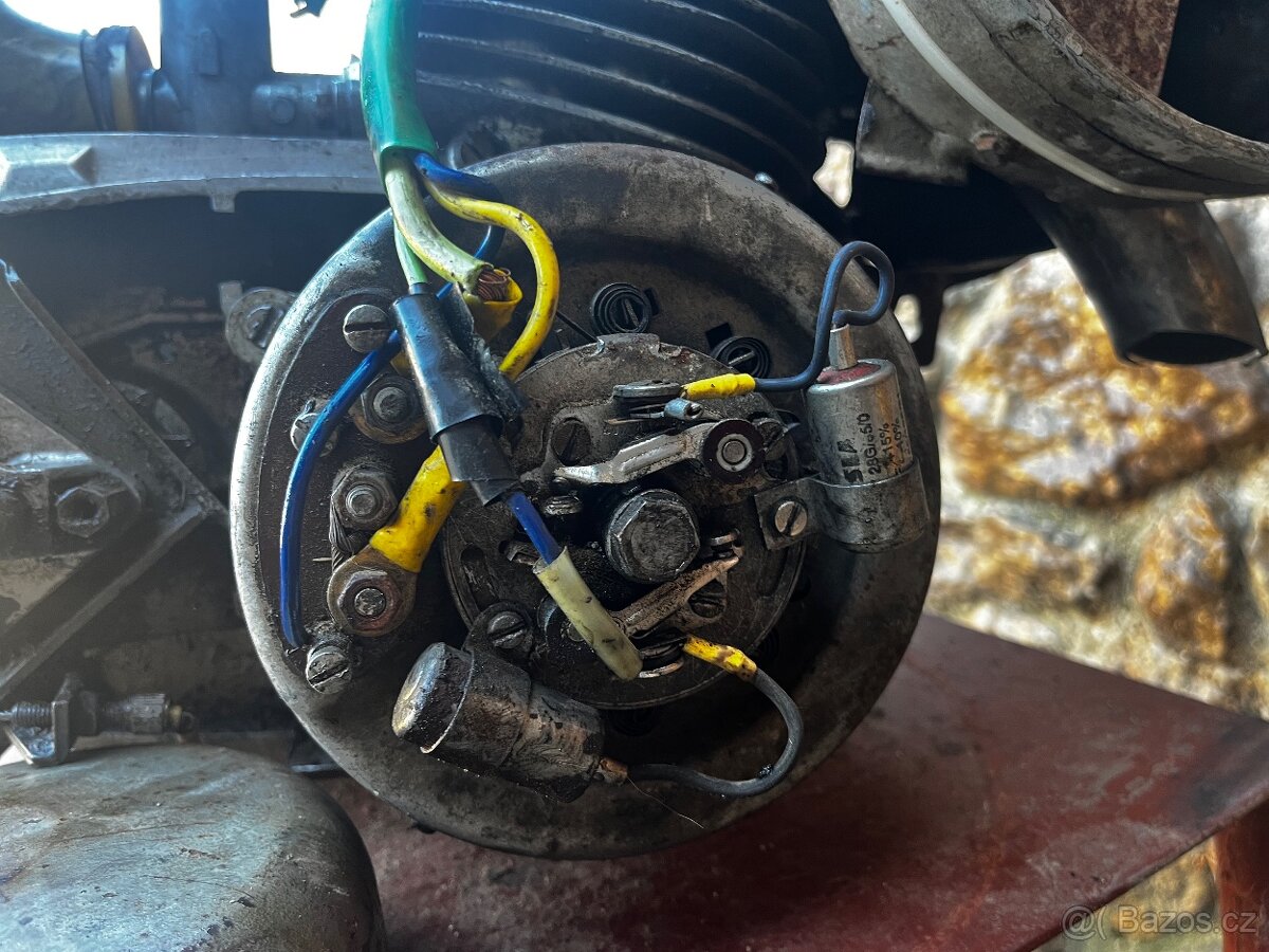 Prodám kompletní motor Velorex, typ 350 - 3