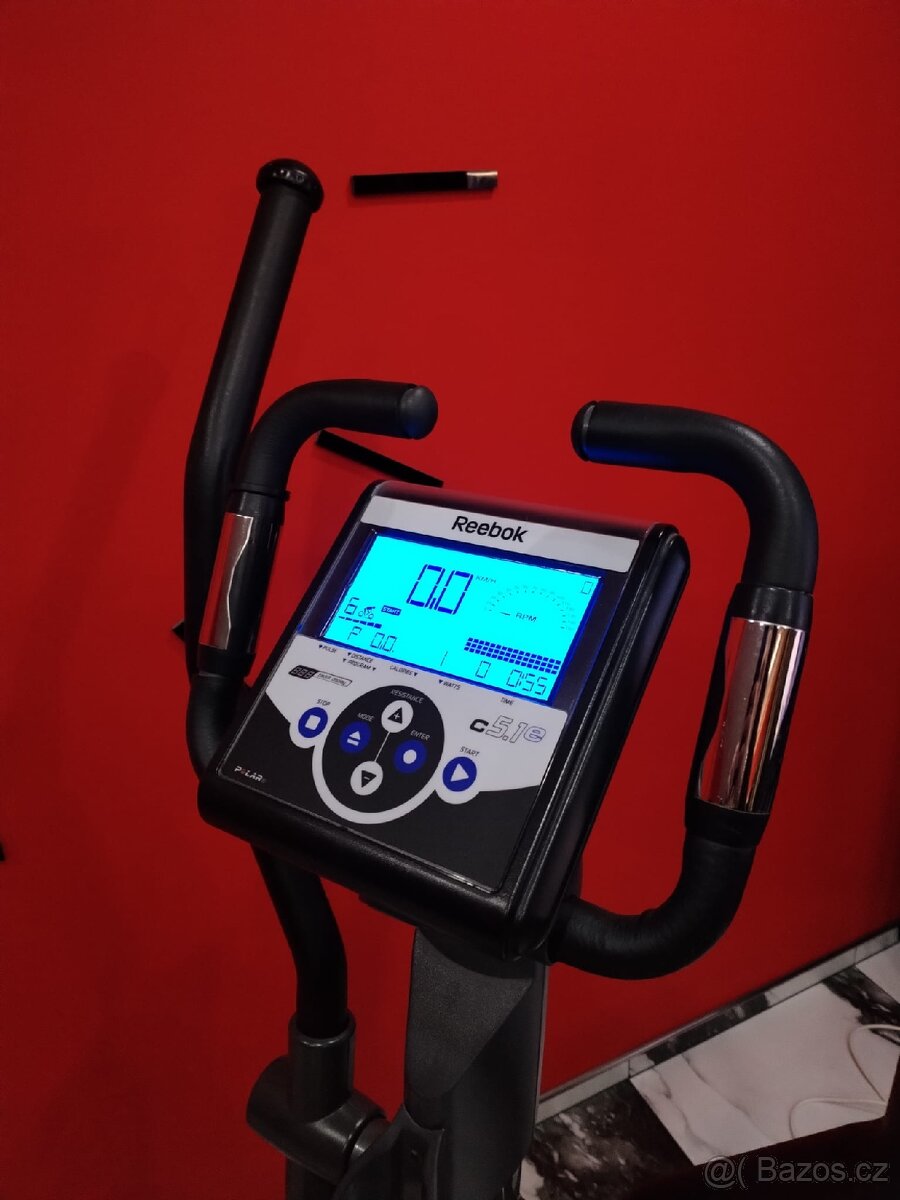 Eliptický trenažér Reebok+podložka - 3