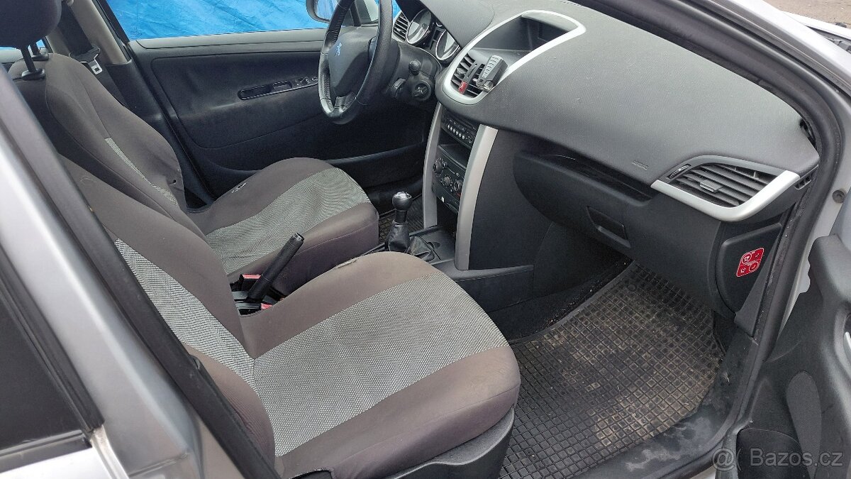 PEUGEOT 207 - 3