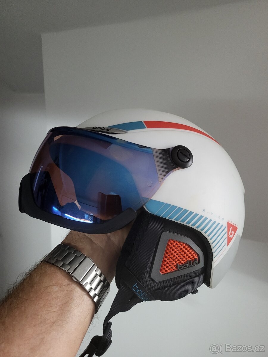 Lyžařská helma Bollé se štitem - 3