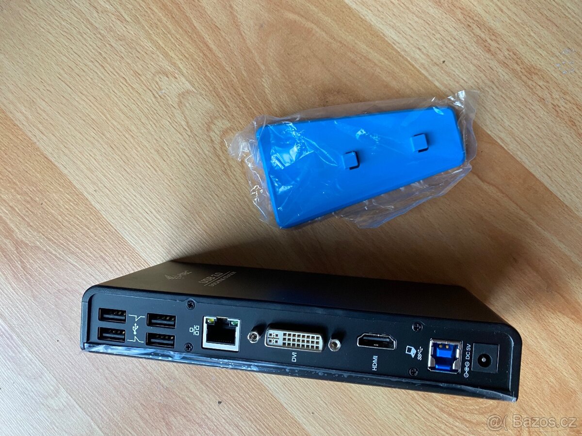 i-tec USB 3.0 Dual Docking Station + Charging Port - 3