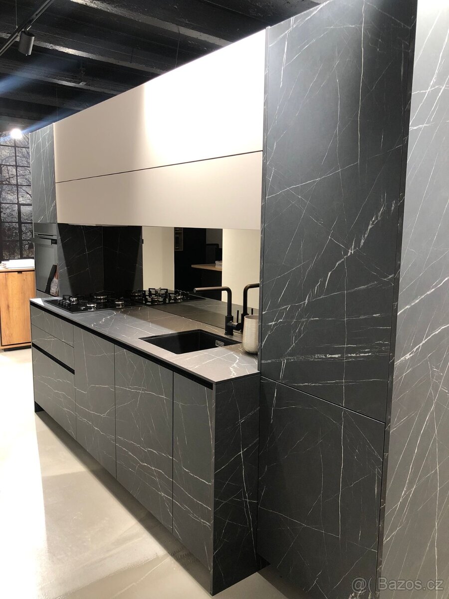 KL ČERNO BÍLÁ - 3