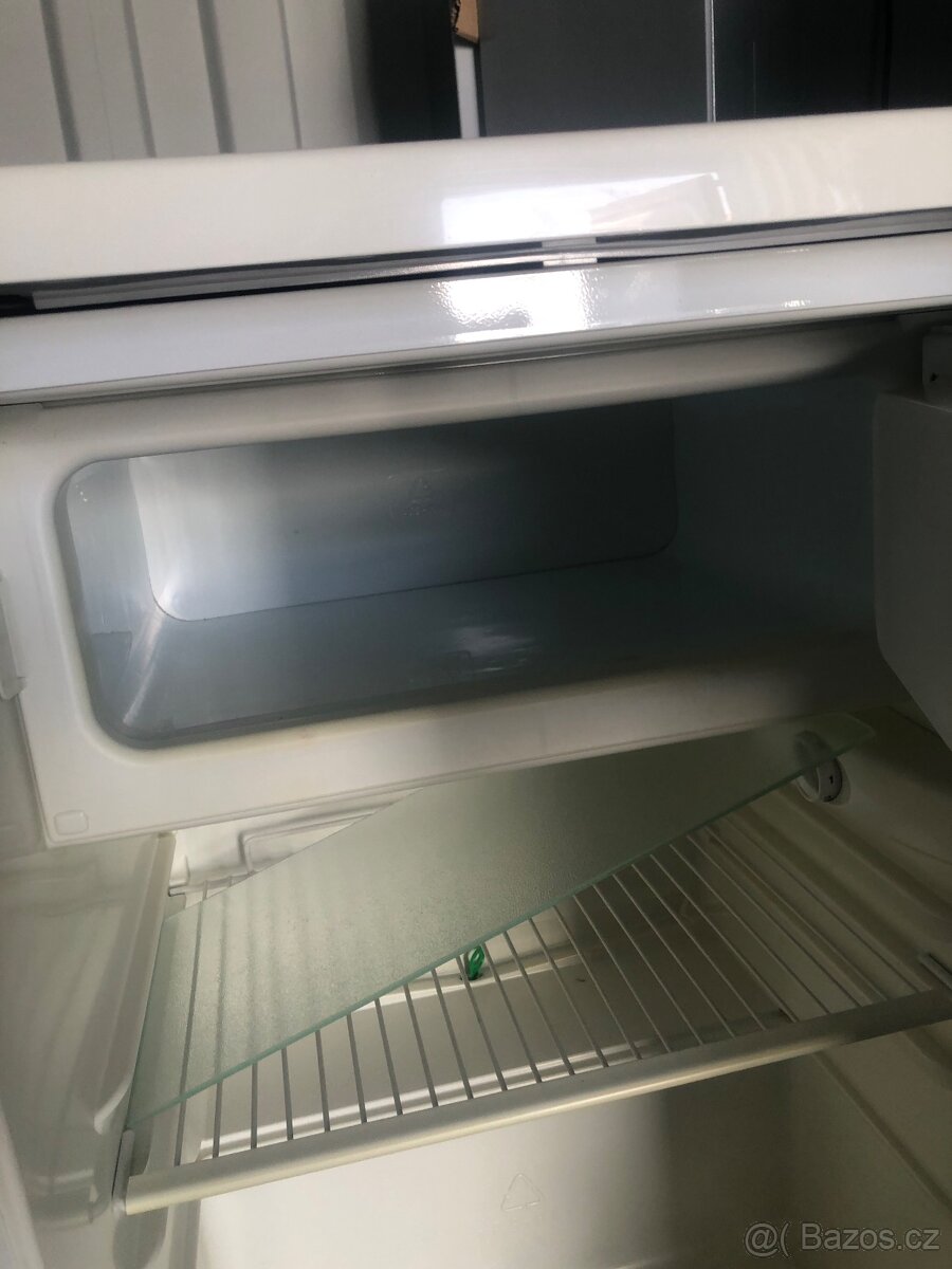 Malá lednice s mrazákem Zanussi - 3