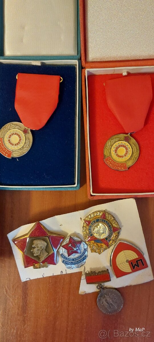 Různé medaile totalitní doby - 3