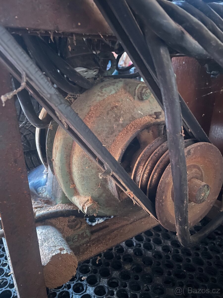 Cirkulárka s kolébkou na 380V - 3