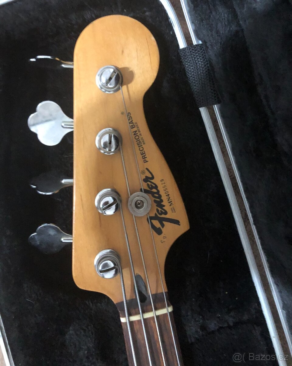 Fender Precision Bass - 3