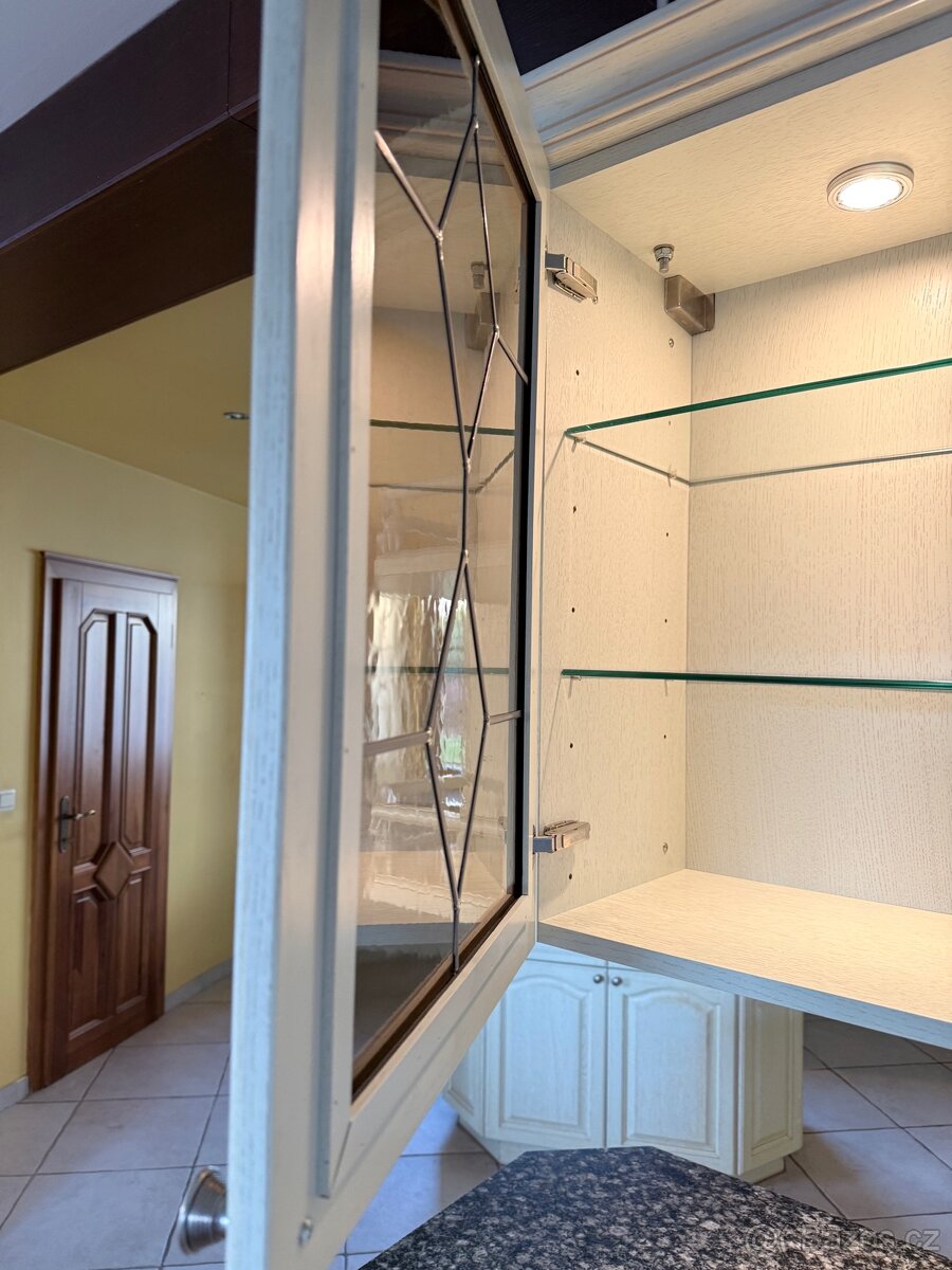 Kuchyňská linka se žulovou deskou - 3