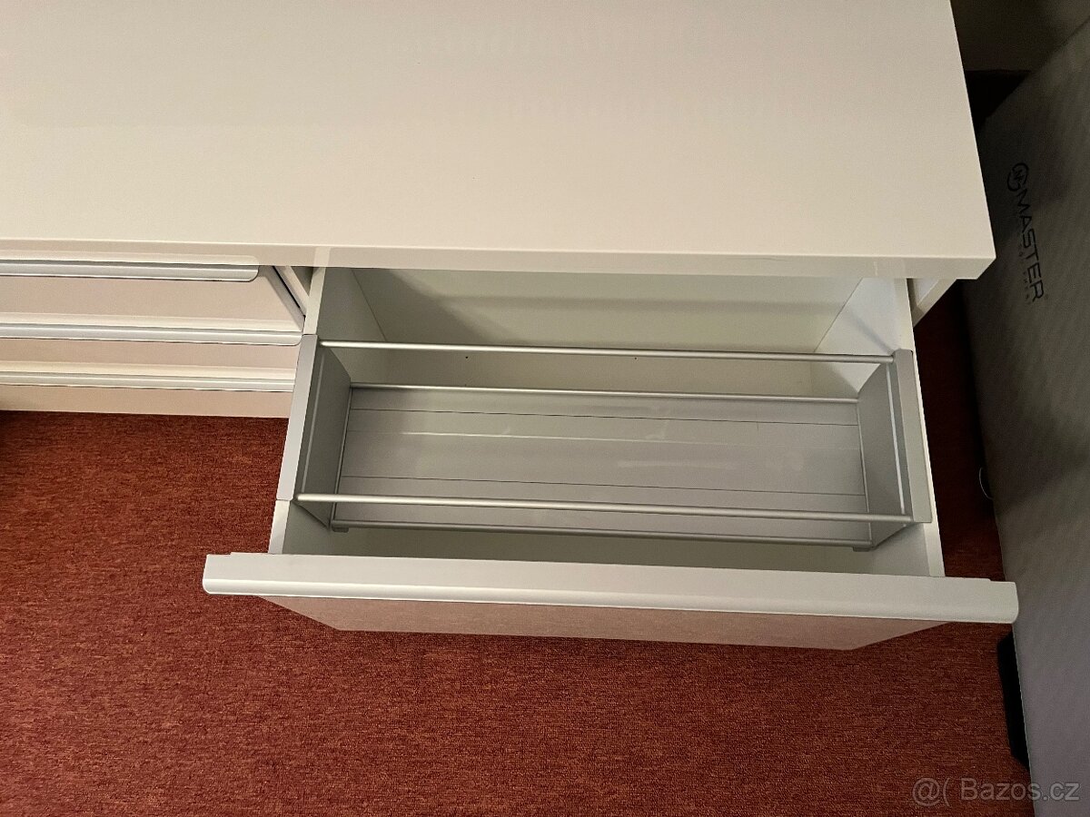 Skříň, psací stůl, konferenční stůl - 3