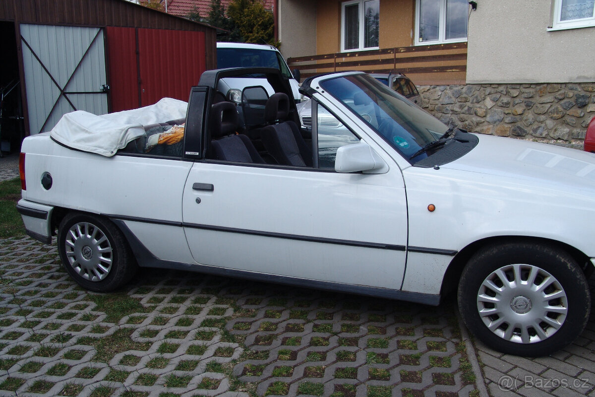 Opel Kadett 1.6 cabrio Bertone - 3