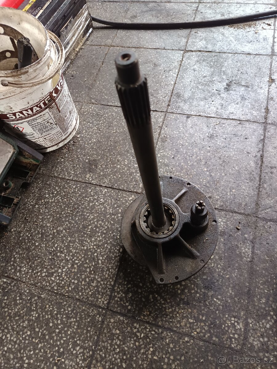 Prodám hnací hřídel Zetor Crystal - 3