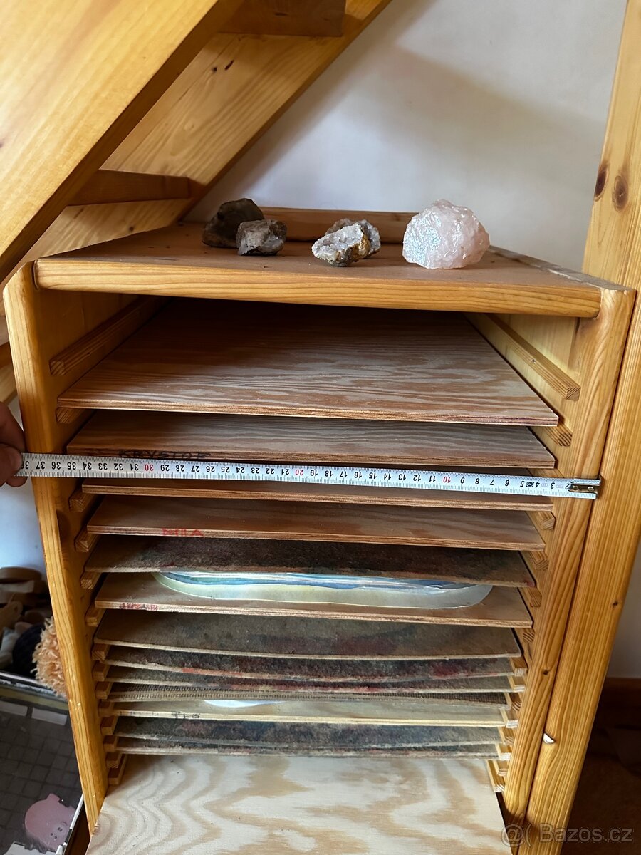 Polička na výkresy - 3