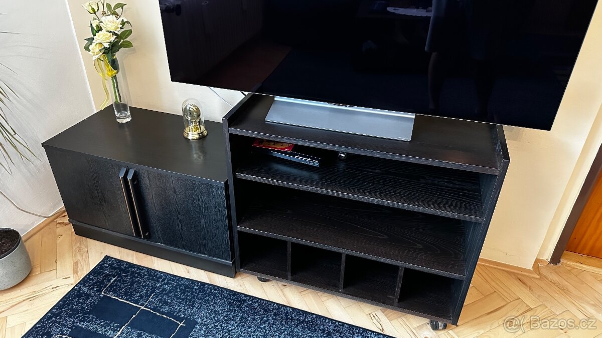 ČERNÁ OBÝVACÍ STĚNA - DŘEVO - MASIV - 3