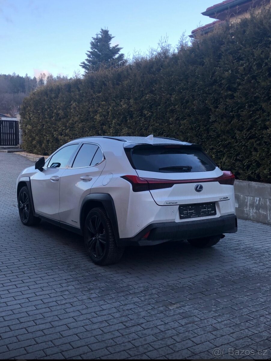 Lexus UX 250h - 3