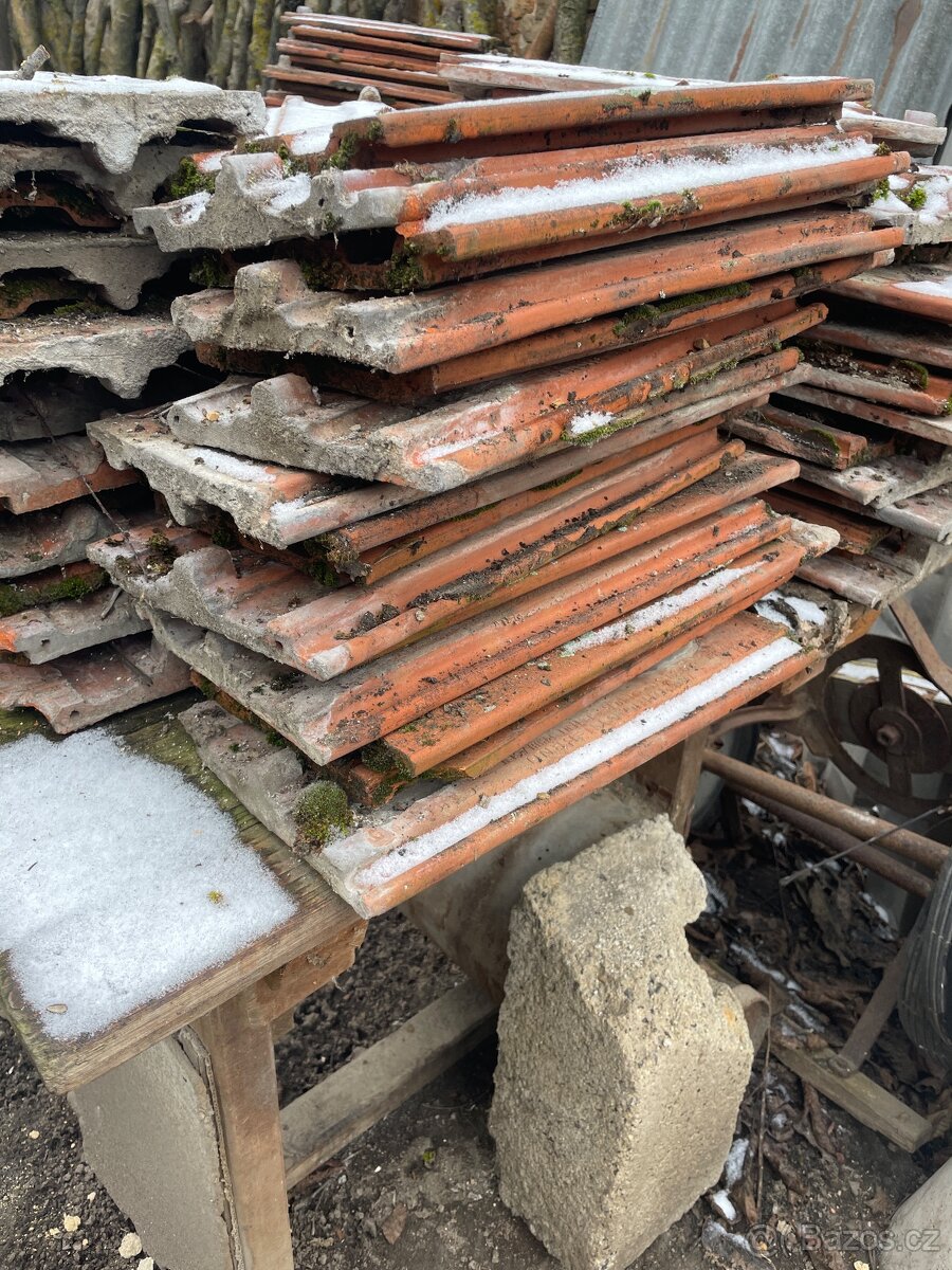 Pálené tašky, Betonové tašky, Hřebenáče - 3