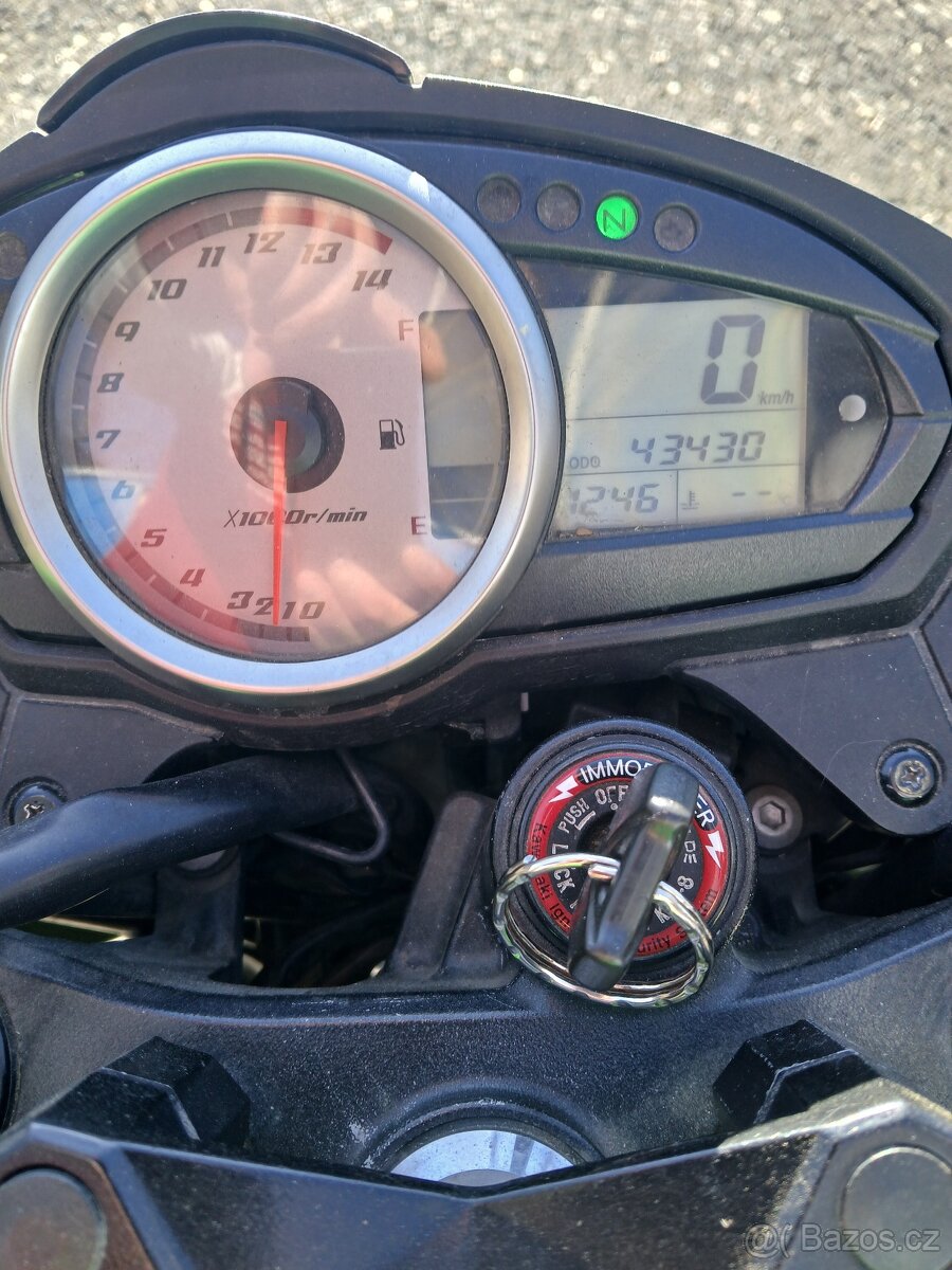 Kawasaki Z750 - 3