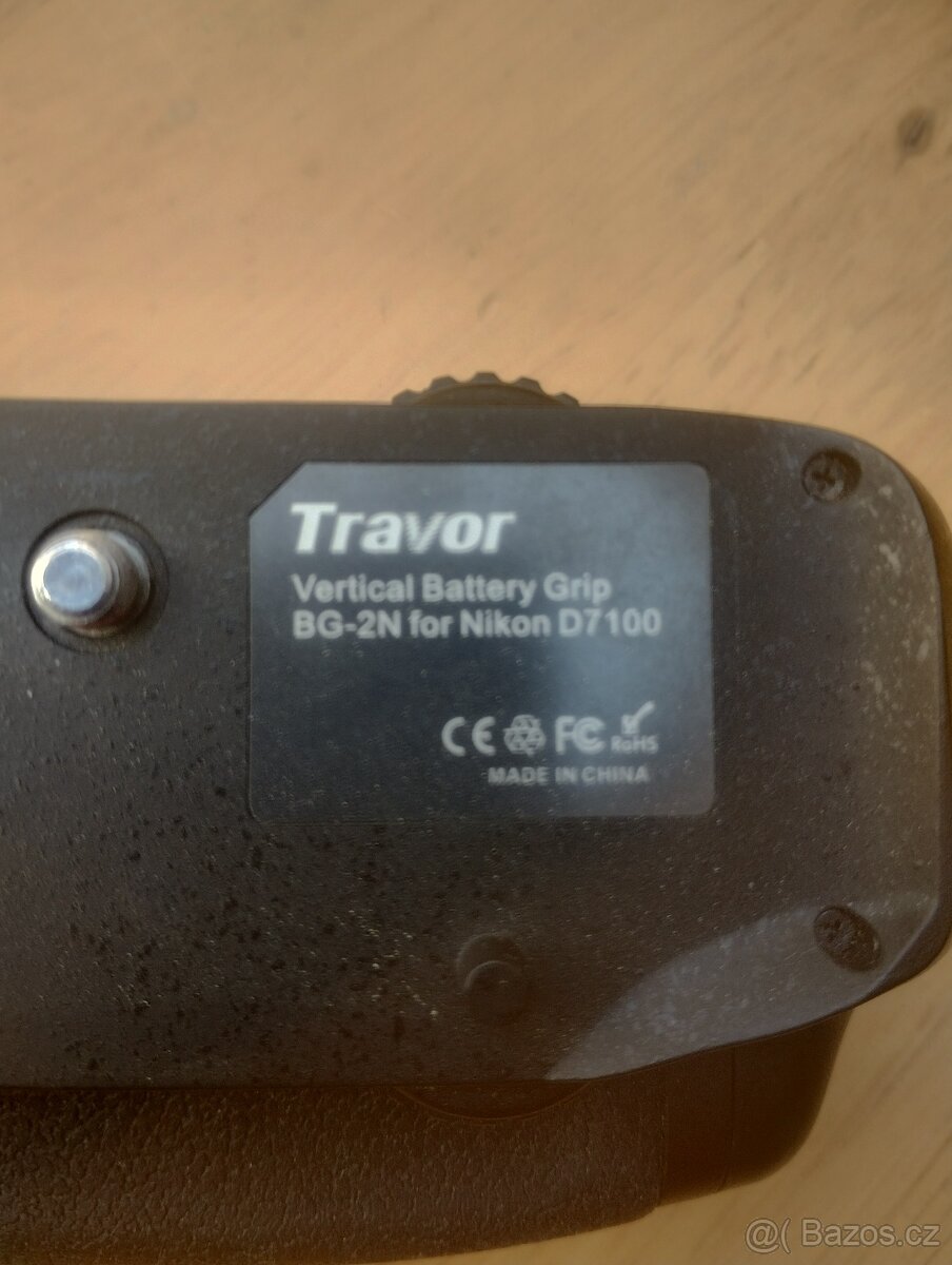 Travor battery grip pro Nikon D7100 / D7200 - 3