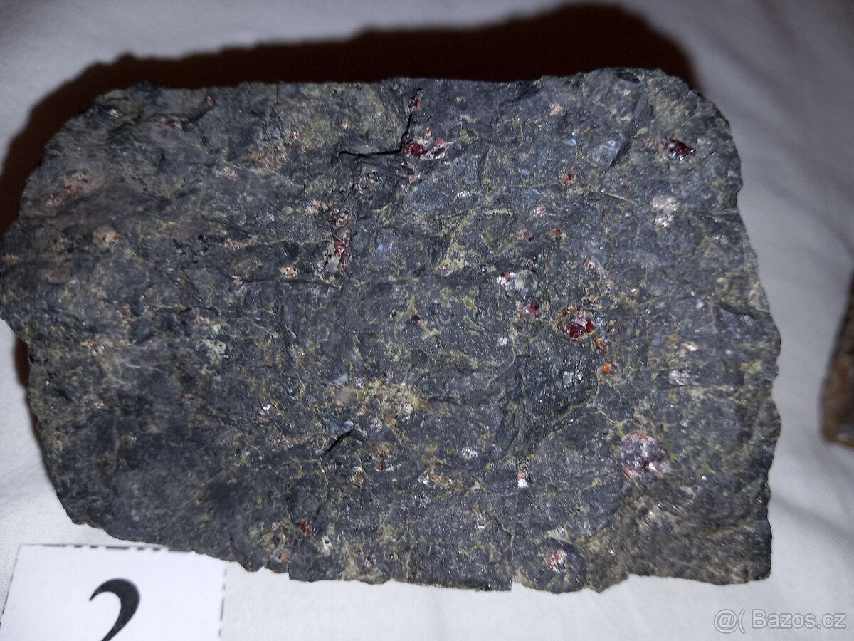 T06 Sbírka minerálů - drahokamové odrůdy minerálů - 3