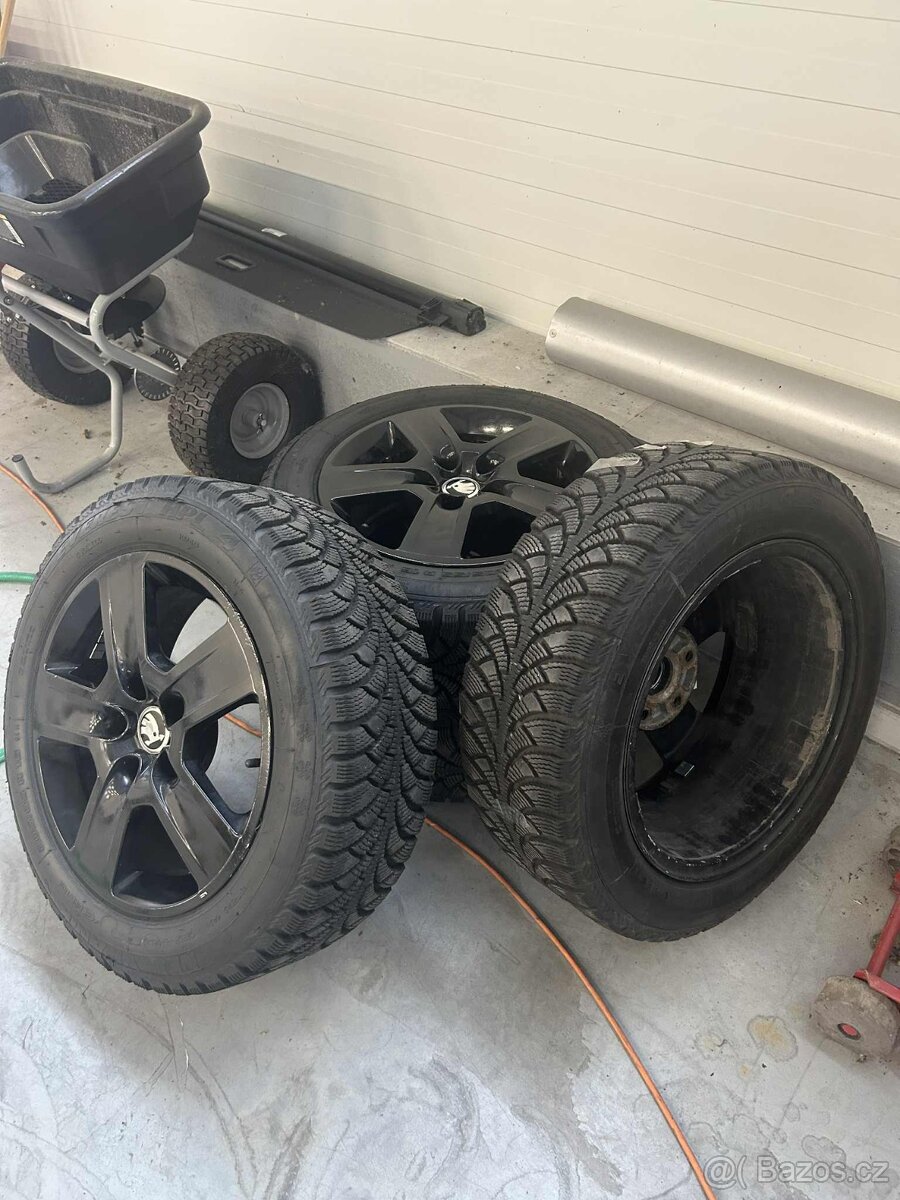 Komplety 5x112 7Jx16 ET42 205/55 R16 - 3