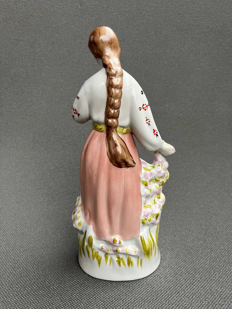 Sběratelská soška Dívka v kroji 23 cm, Polonne USSR - 3