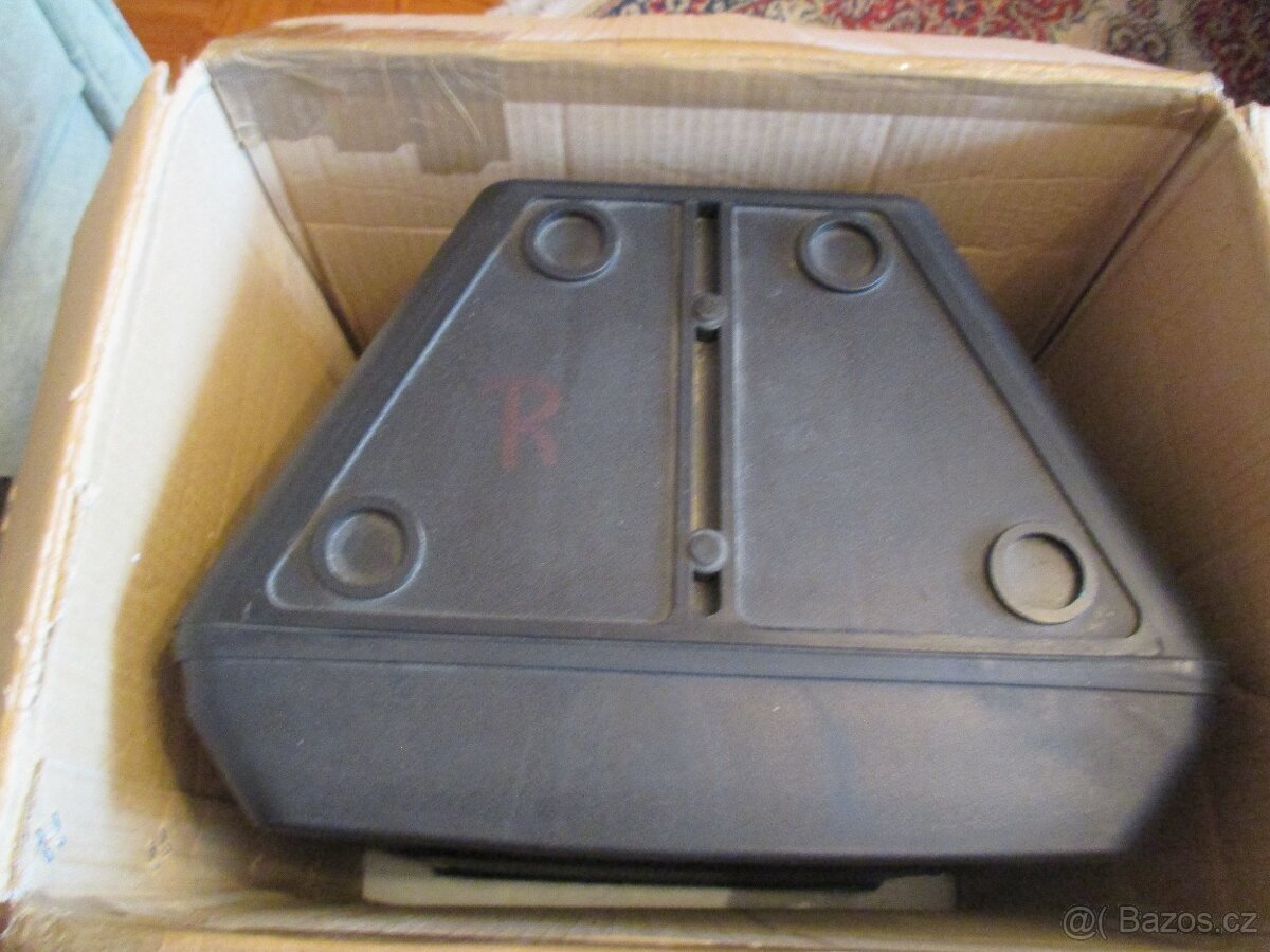 2x OMNITRONIC+STOJANY-p.c. 22 000kč.-Min.použ. - 3