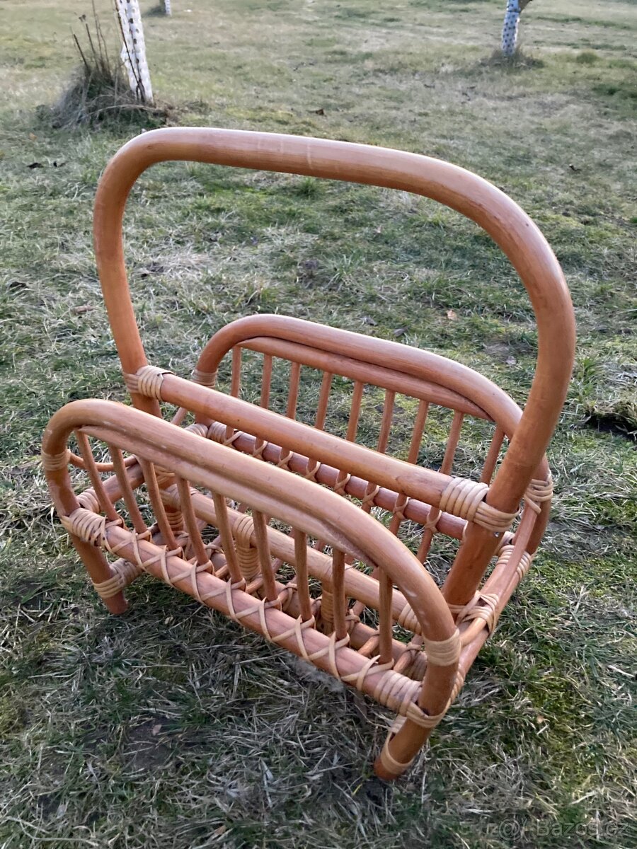 BAMBUSOVÝ STOJAN NA NOVINY. - 3