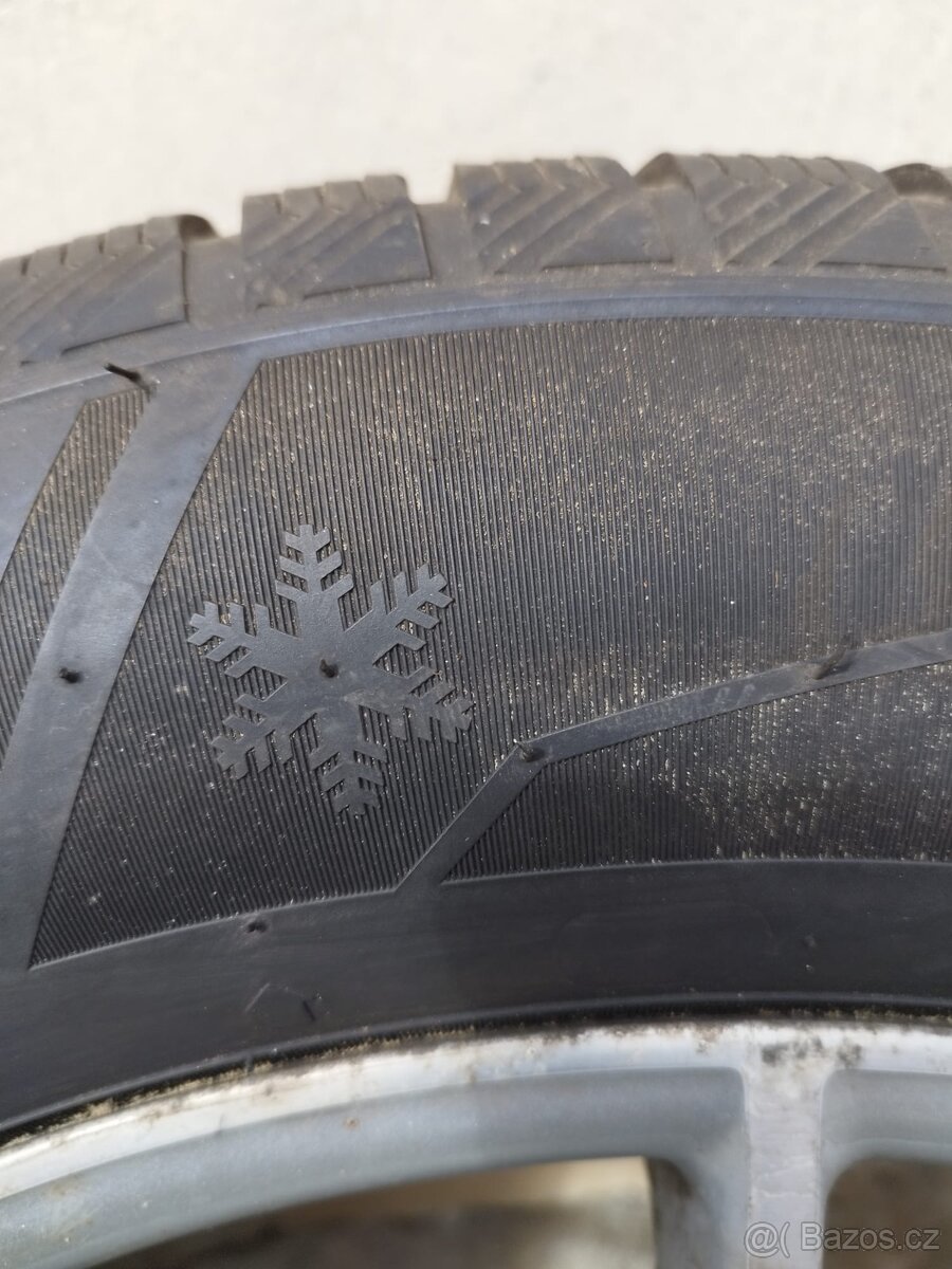 255/55/R18 - 3