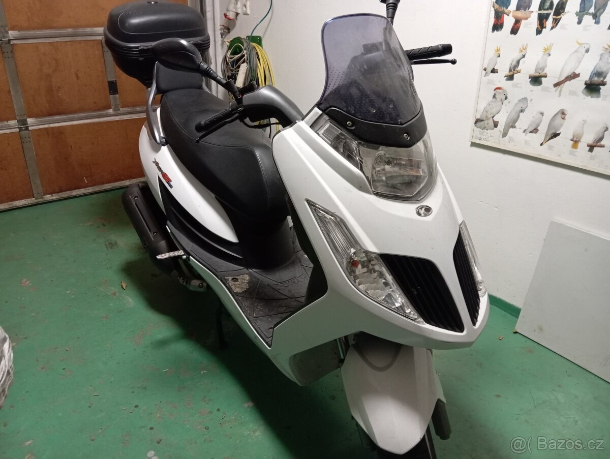 Prodám skútr KYMCO Yeager 125 - 3