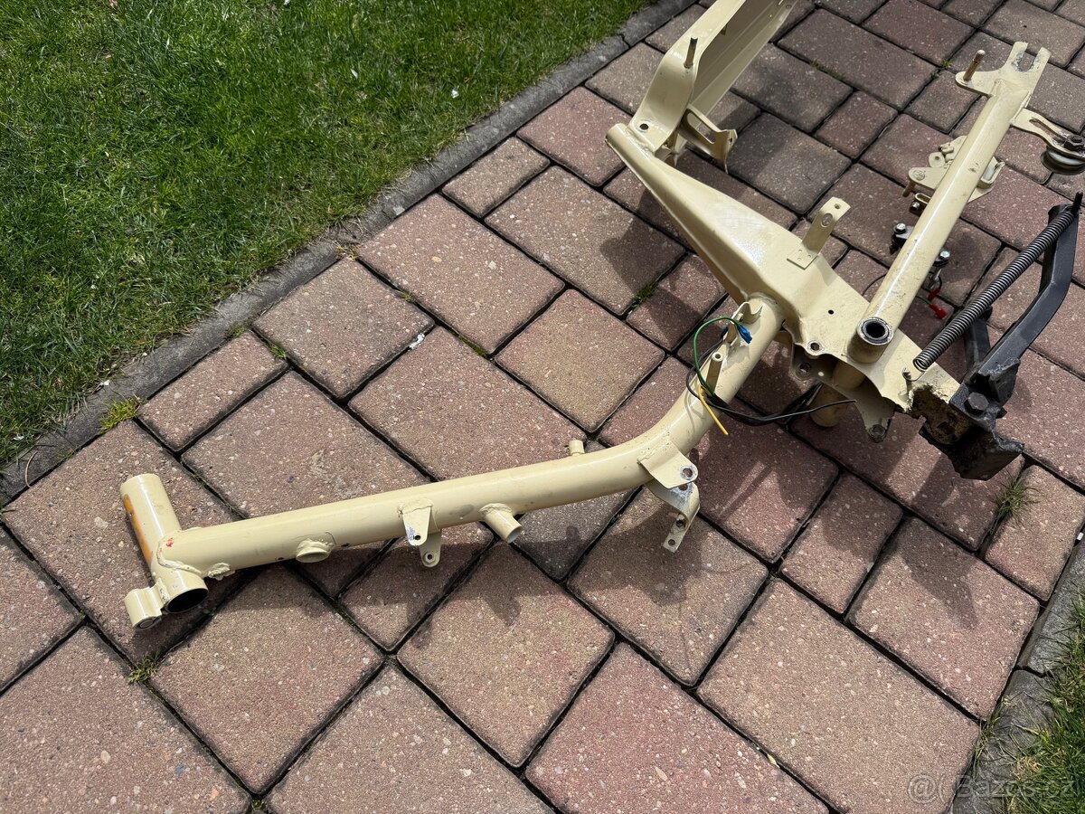 Babetta 207 - rám - 3