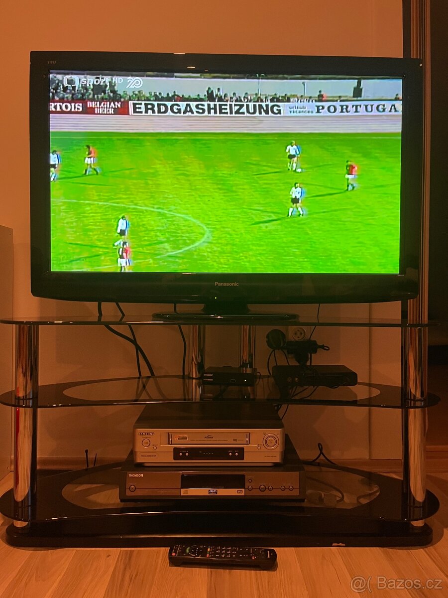 Elegantní TV stolek - 3