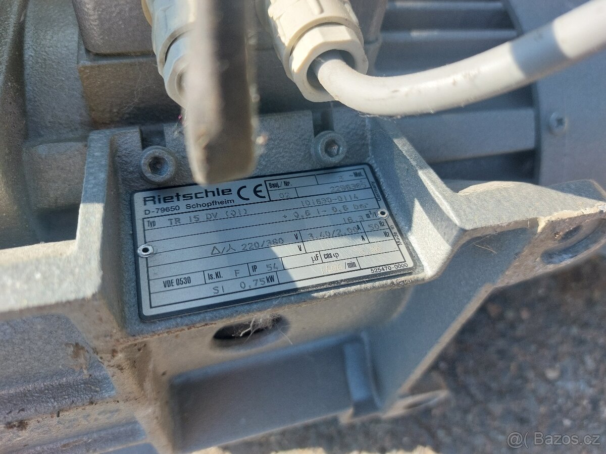 2x dmychadlo/vývěva Rietschle TR 15DV...380V - 3