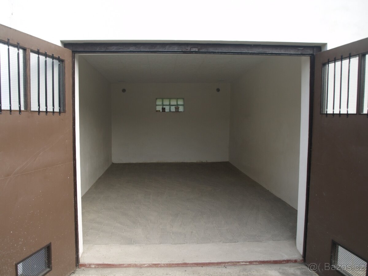 Garáž po celkové rekonstrukci 17 m2 - 3