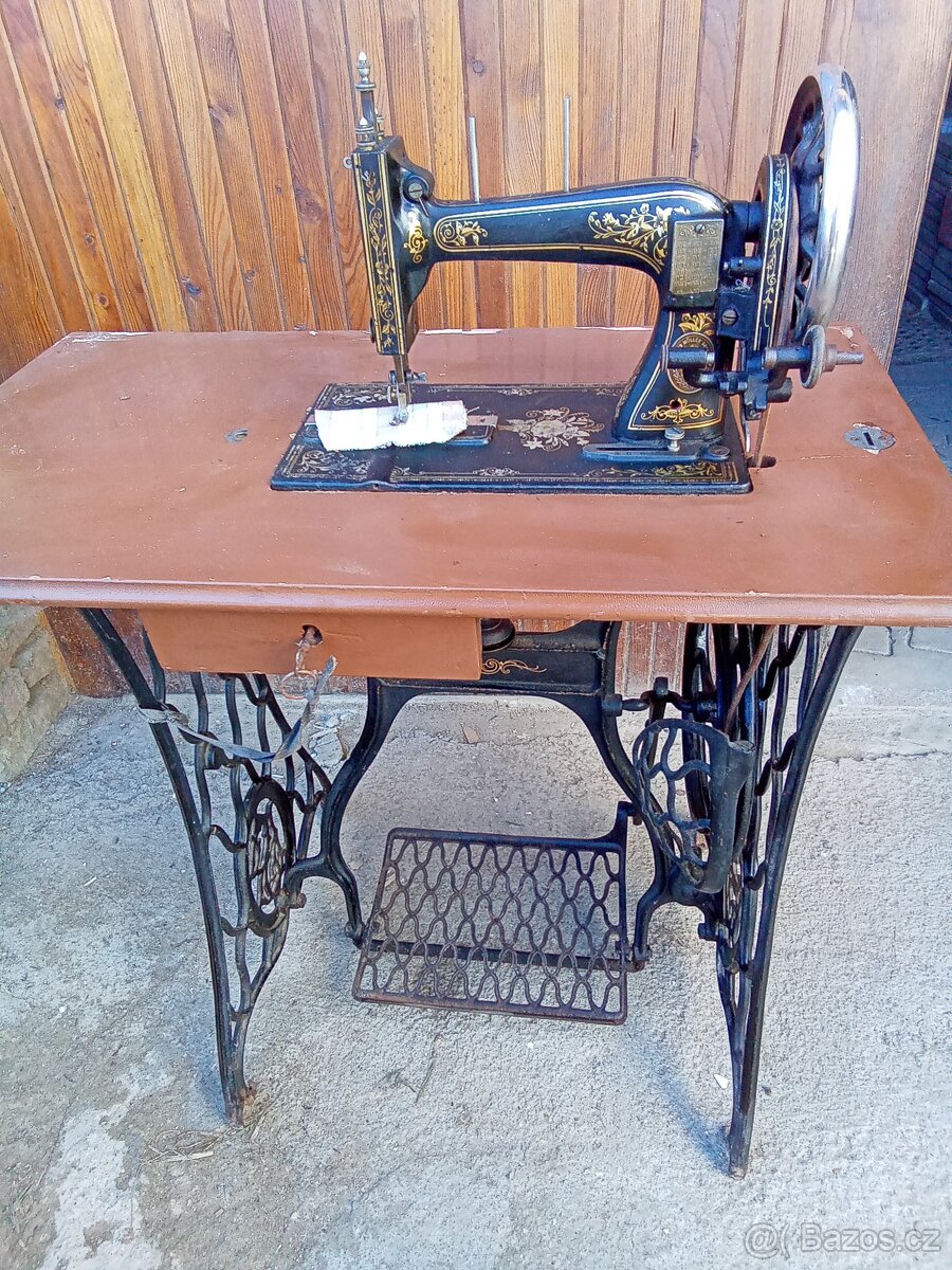 Starožitný šicí stroj clements Muller Dresden - 3