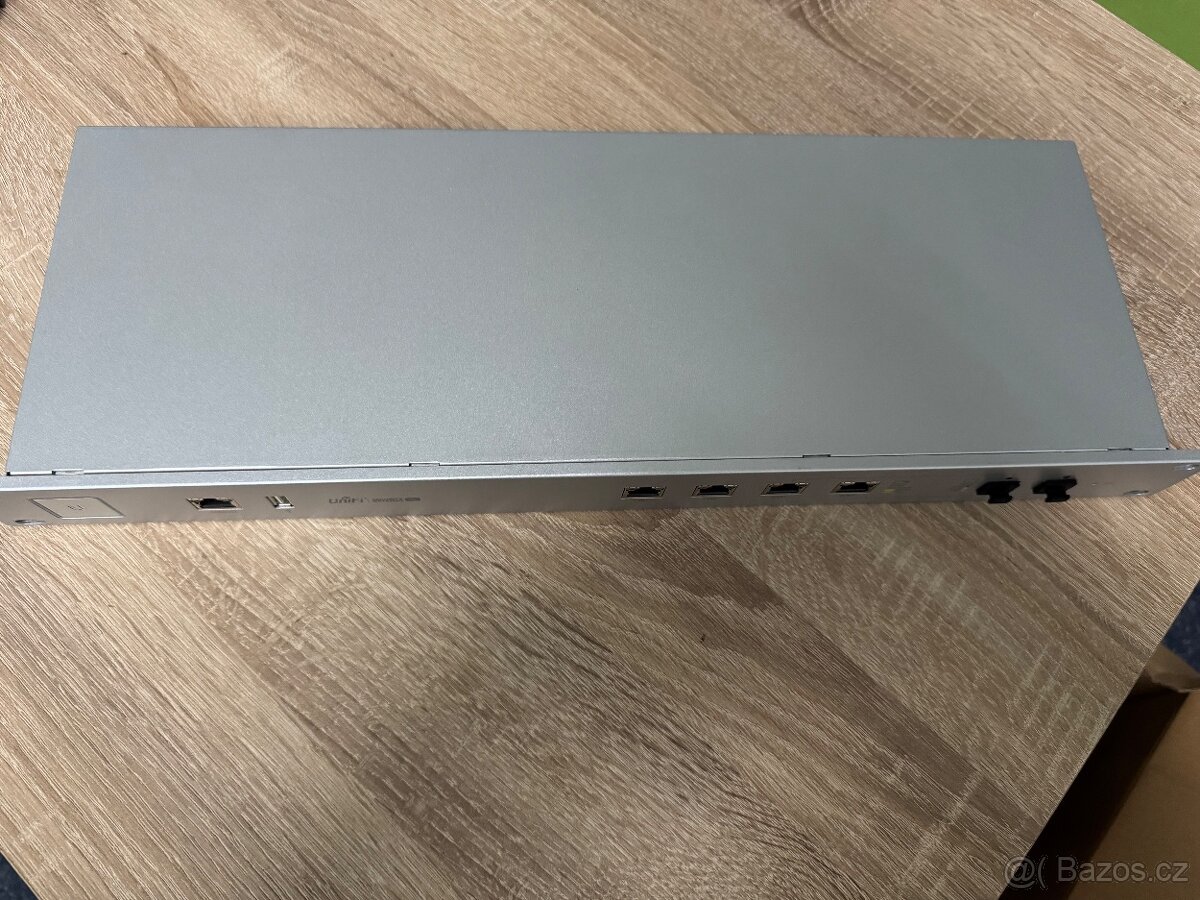UniFi Security Gateway (USG) – 1. generace - 3