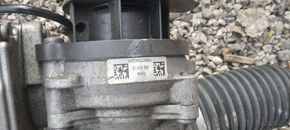 PEUGEOT 2008 RV 2017 ELEKTRICKÉ ŘÍZENÍ 70000KM NAJETO - 3