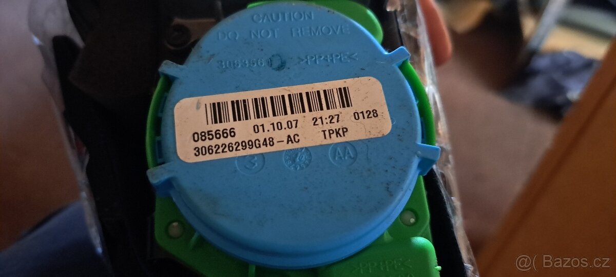 Predni levy pravy pas pasy audi A4 B8 8k - 3