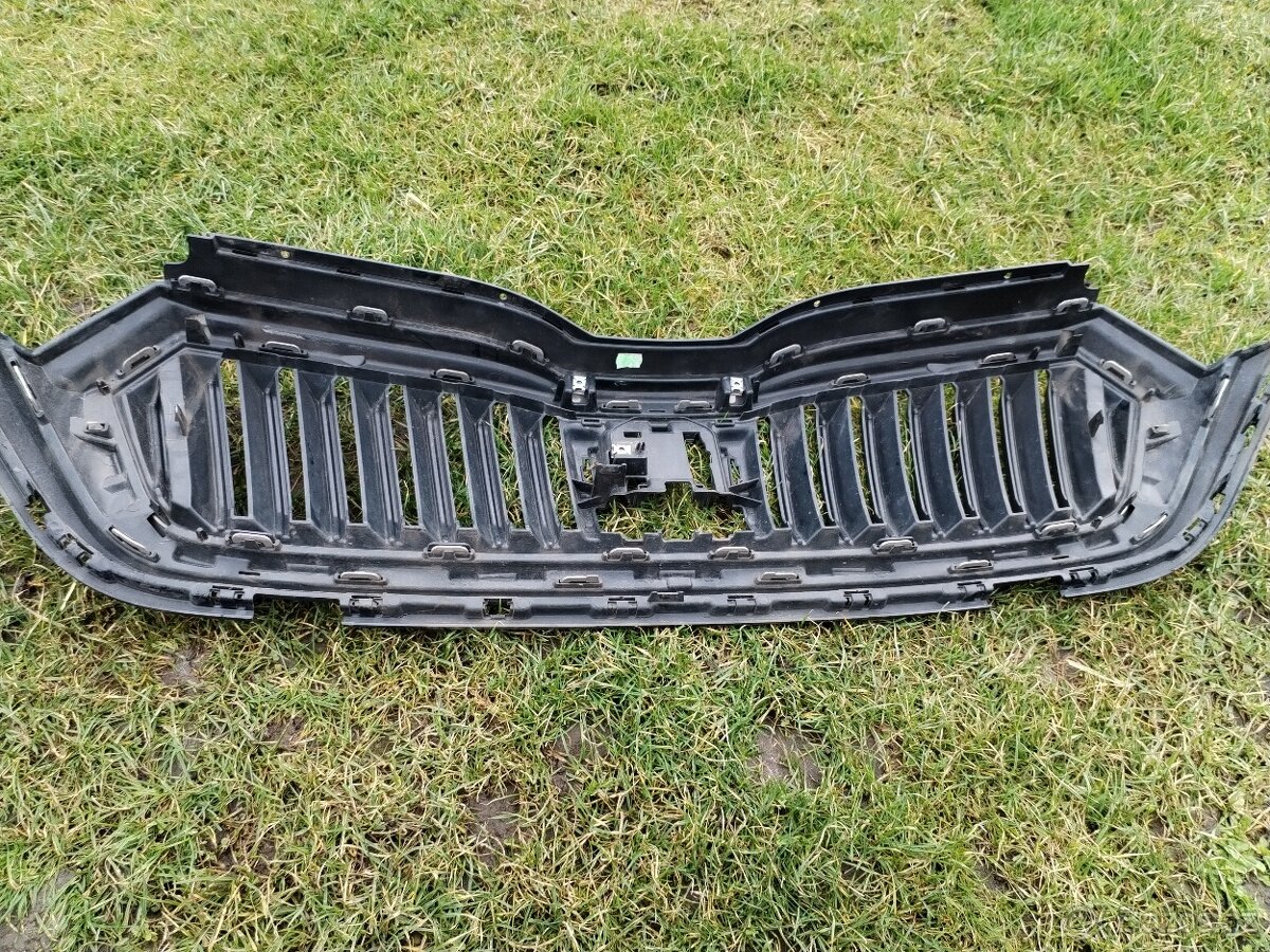 Octavia 4,IV maska, chrom - 3