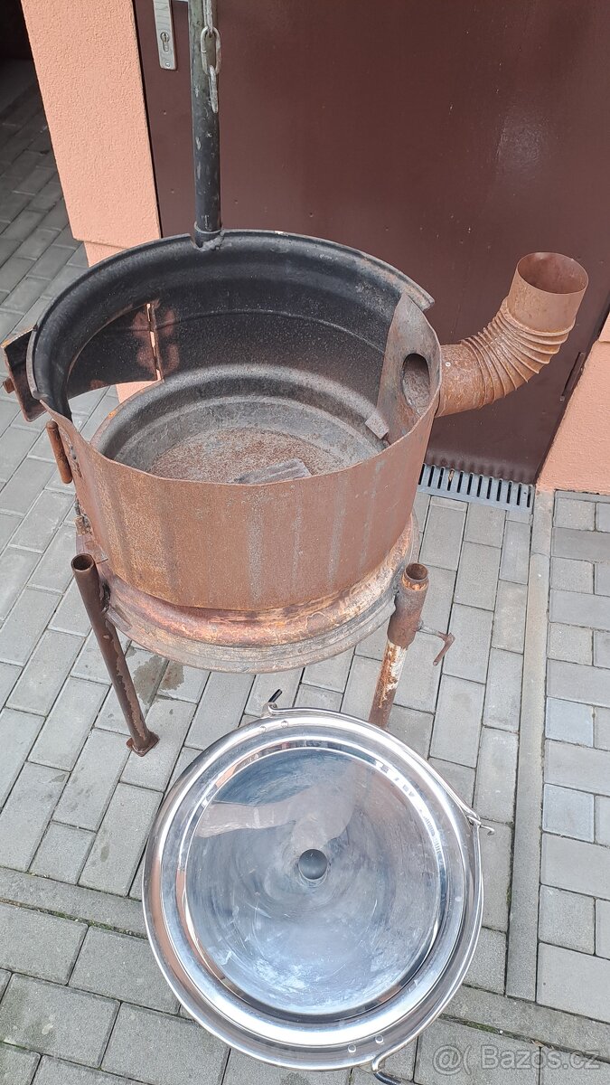 Kotlík, ohniště, gril - 3