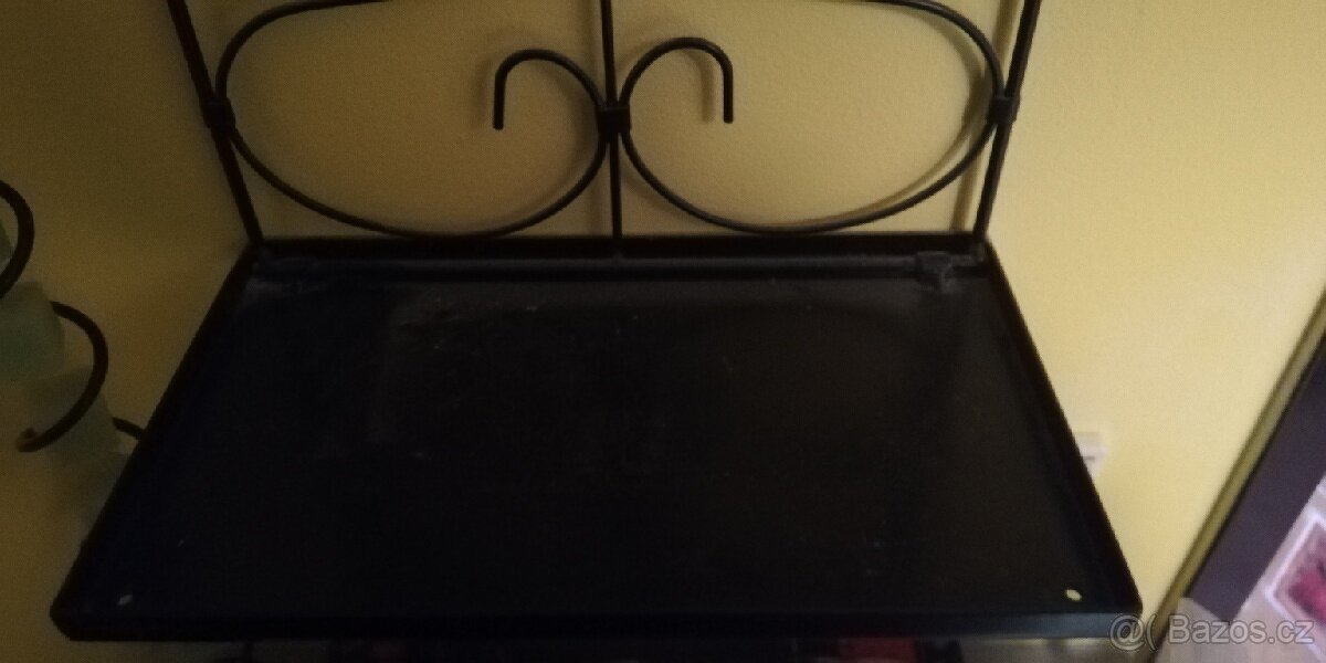 Prodej závěsné poličky - 3