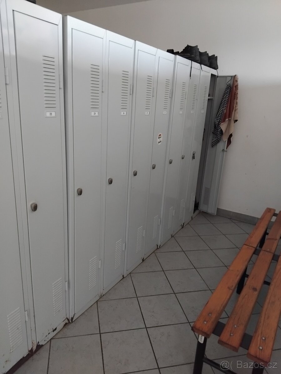 šatní skříňky - 3