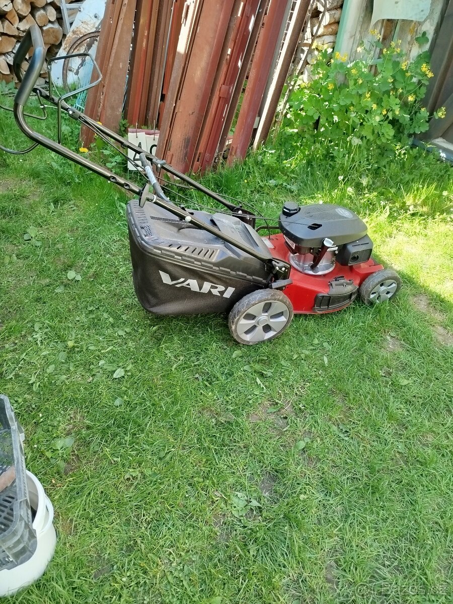 Pojezdová sekačka Vari s motorem Honda GCVx145 - 3