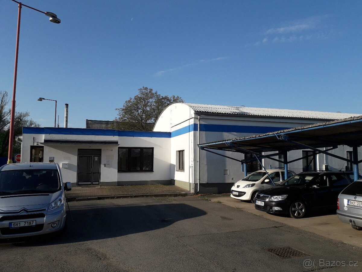 Pronájem nebytových prostor - kanceláře + zpevněné plochy - 3