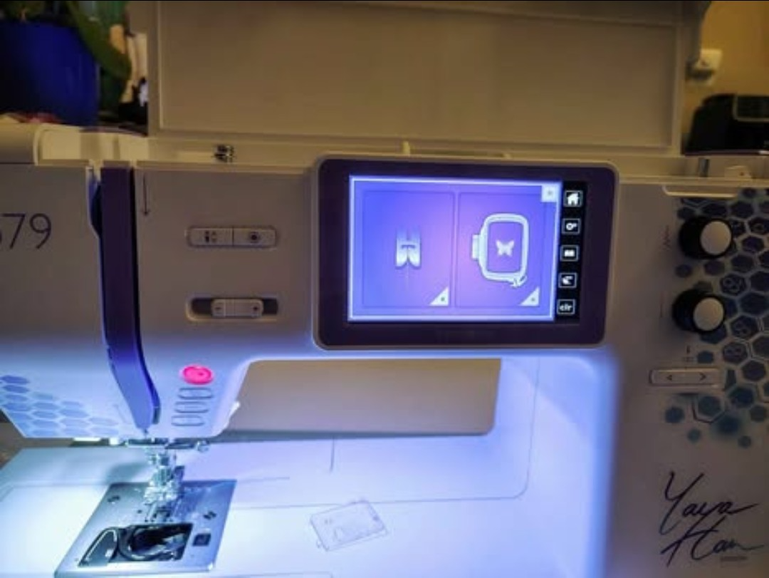 Šicí a vyšívací stroje Bernina Bernette B79 Yaya Han - 3